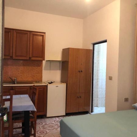 vila Osmenaj rent room Vlore Bagian luar foto