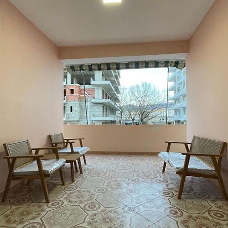 vila Osmenaj rent room Vlore Bagian luar foto