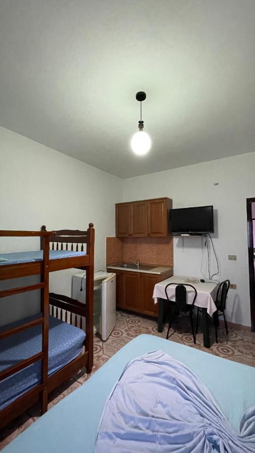 vila Osmenaj rent room Vlore Bagian luar foto