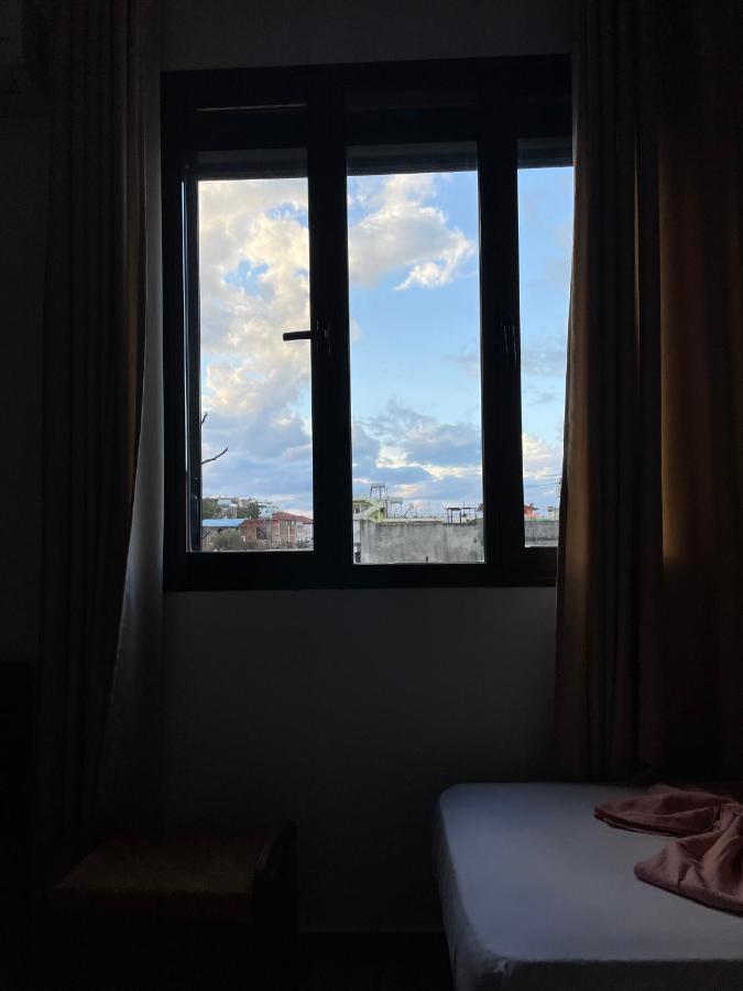 vila Osmenaj rent room Vlore Bagian luar foto