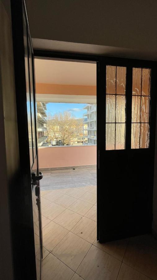 vila Osmenaj rent room Vlore Bagian luar foto