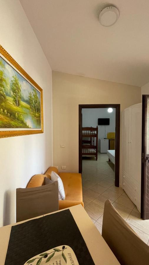 vila Osmenaj rent room Vlore Bagian luar foto