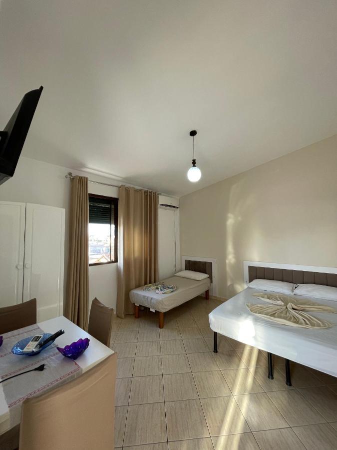 vila Osmenaj rent room Vlore Bagian luar foto