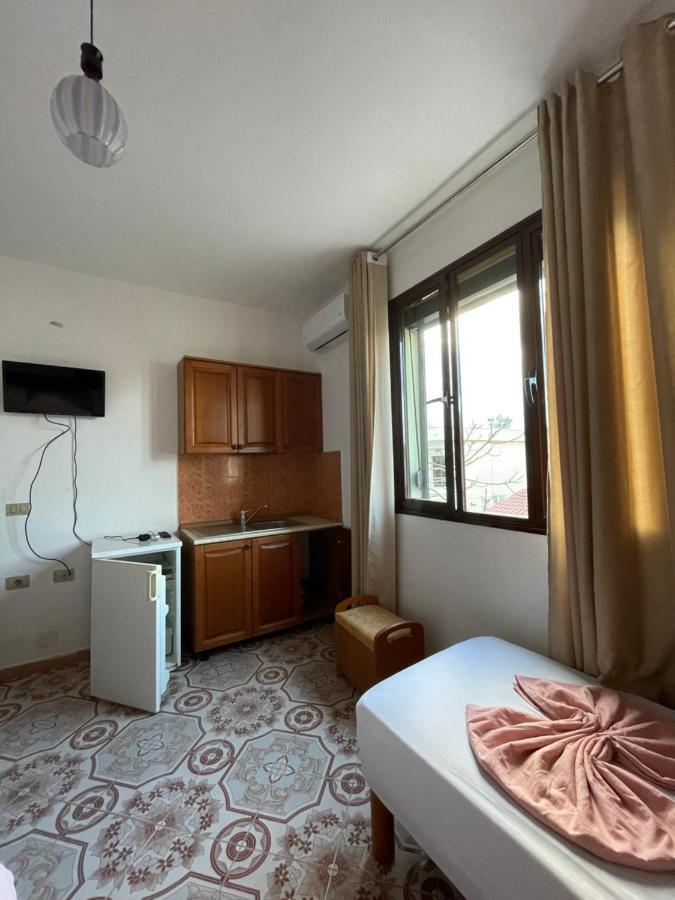 vila Osmenaj rent room Vlore Bagian luar foto